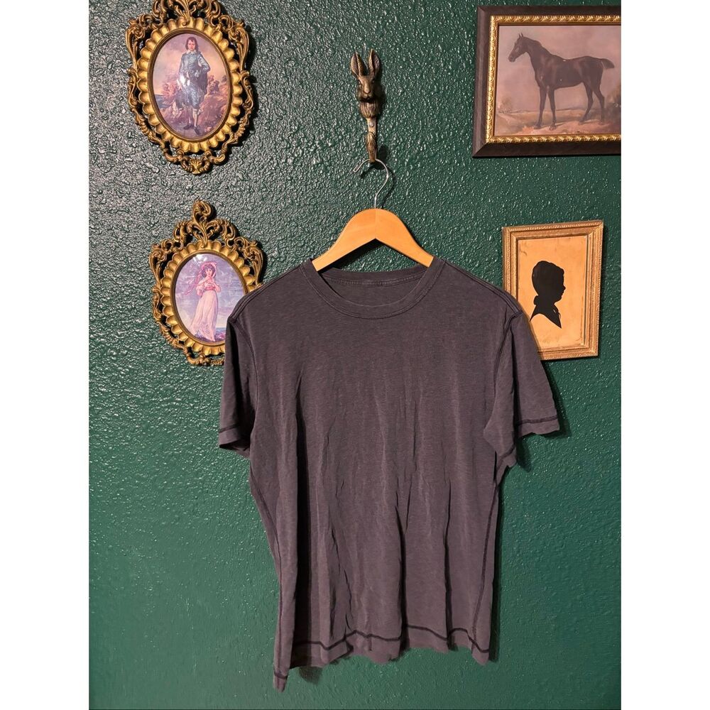 Mens Gray Lululemon Short Sleeve Shirt Size Small